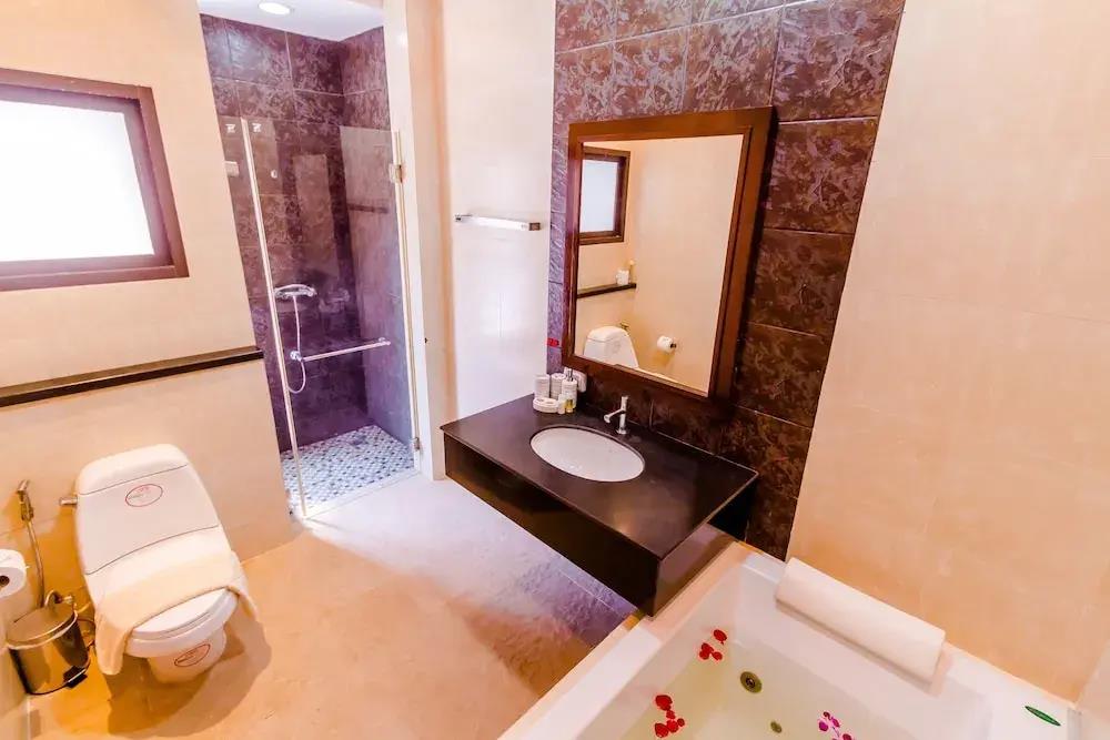 3 Bedrooms Pool Villa Walk to Patong 0*