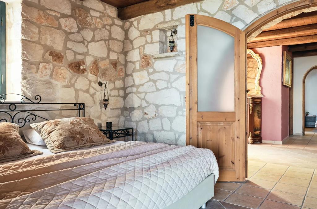 Diamond Suites 0*