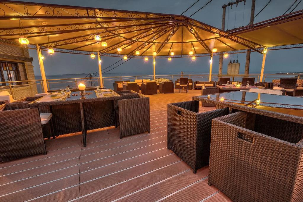 Diamond Suites 0*
