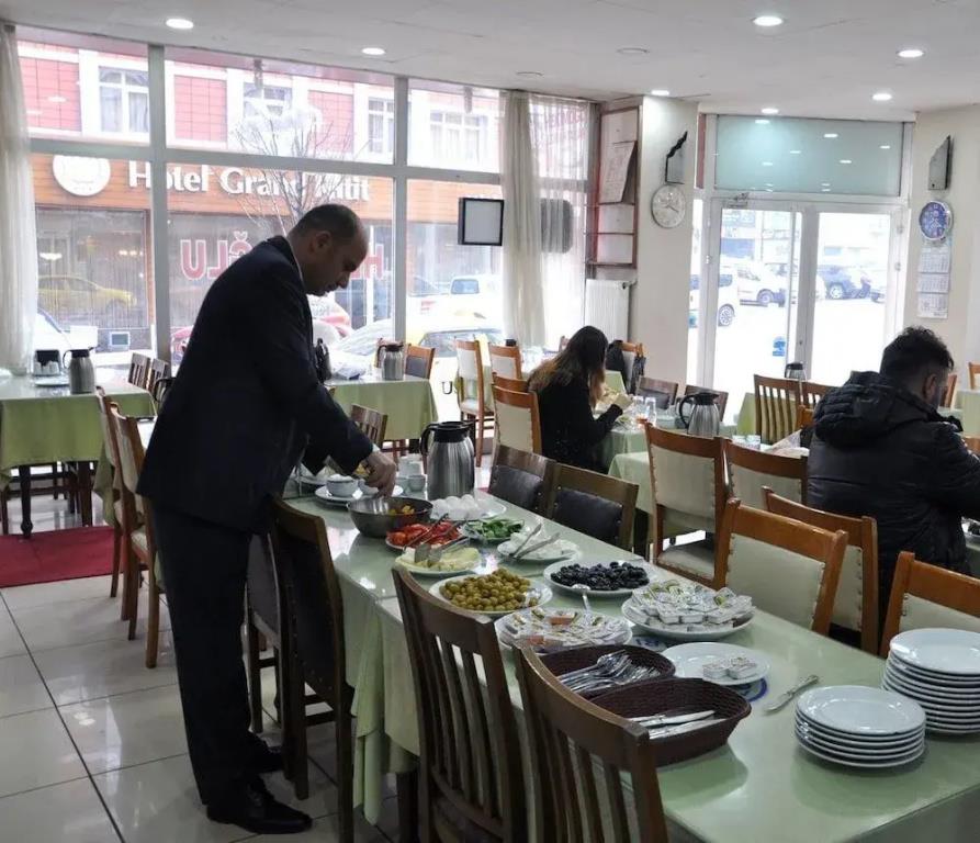 Hekimoglu Otel 0*
