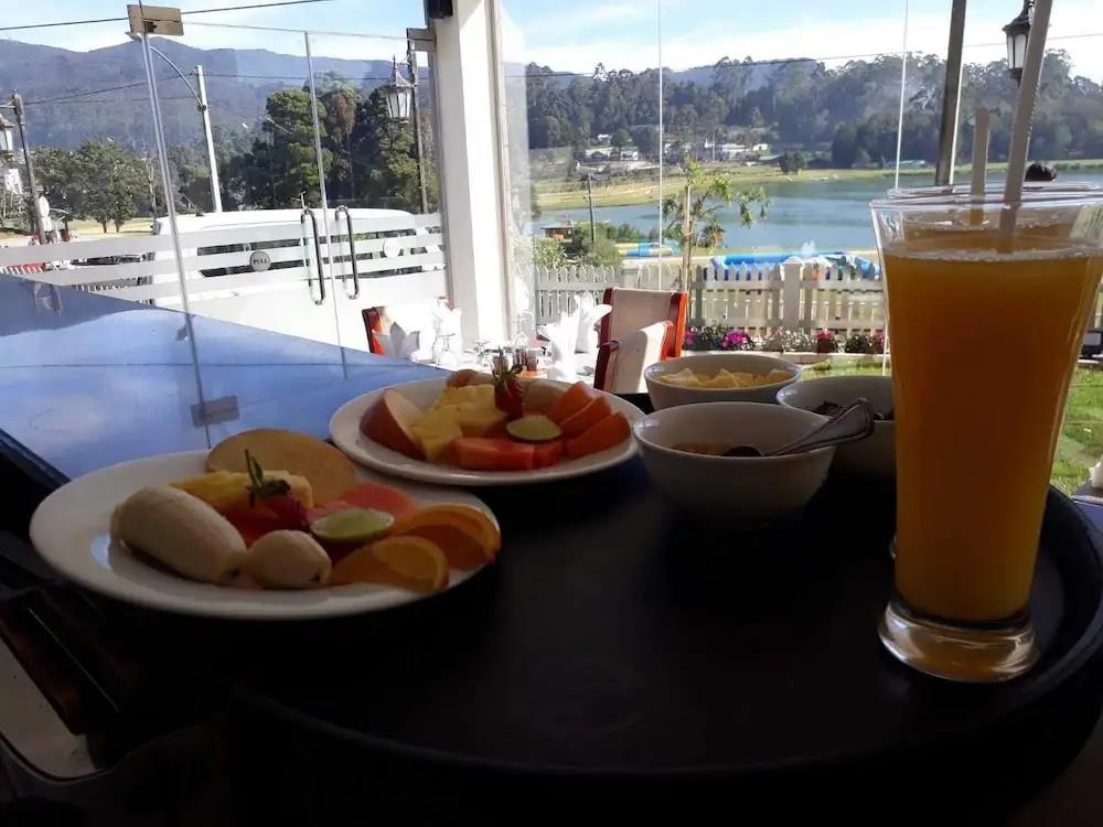 Royal Lake Hotel 3*