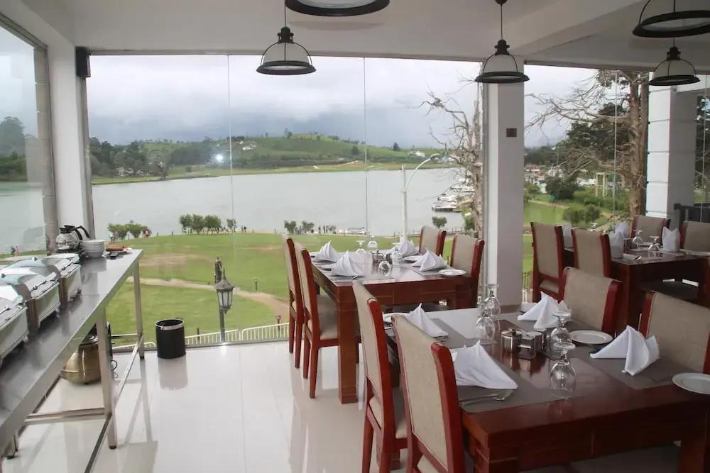 Royal Lake Hotel 3*