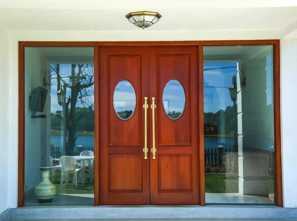 Royal Lake Hotel 3*