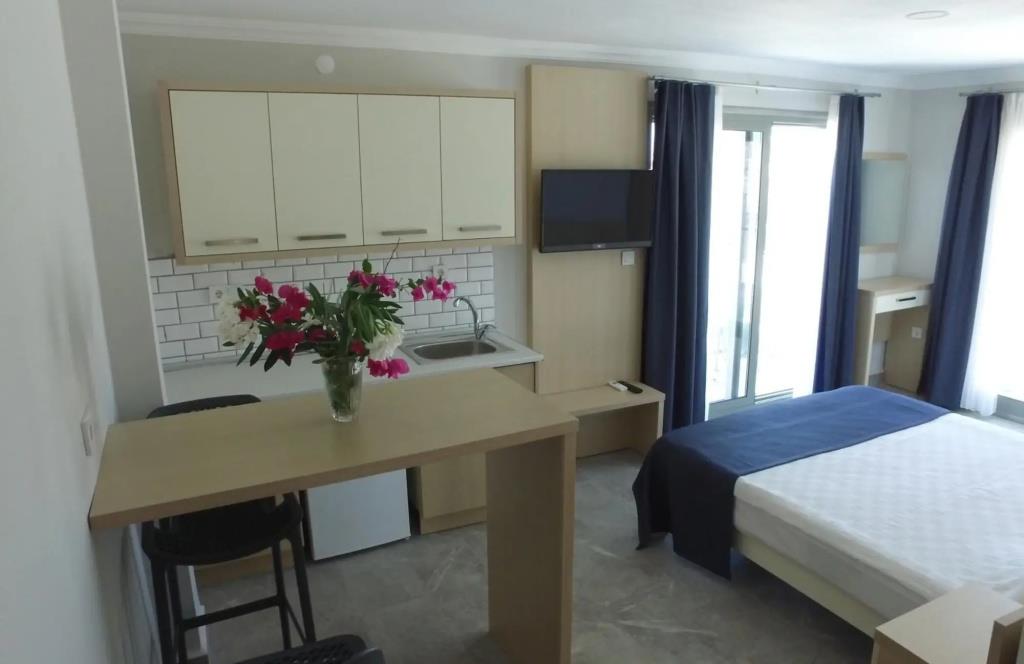 M2 Otel 0*