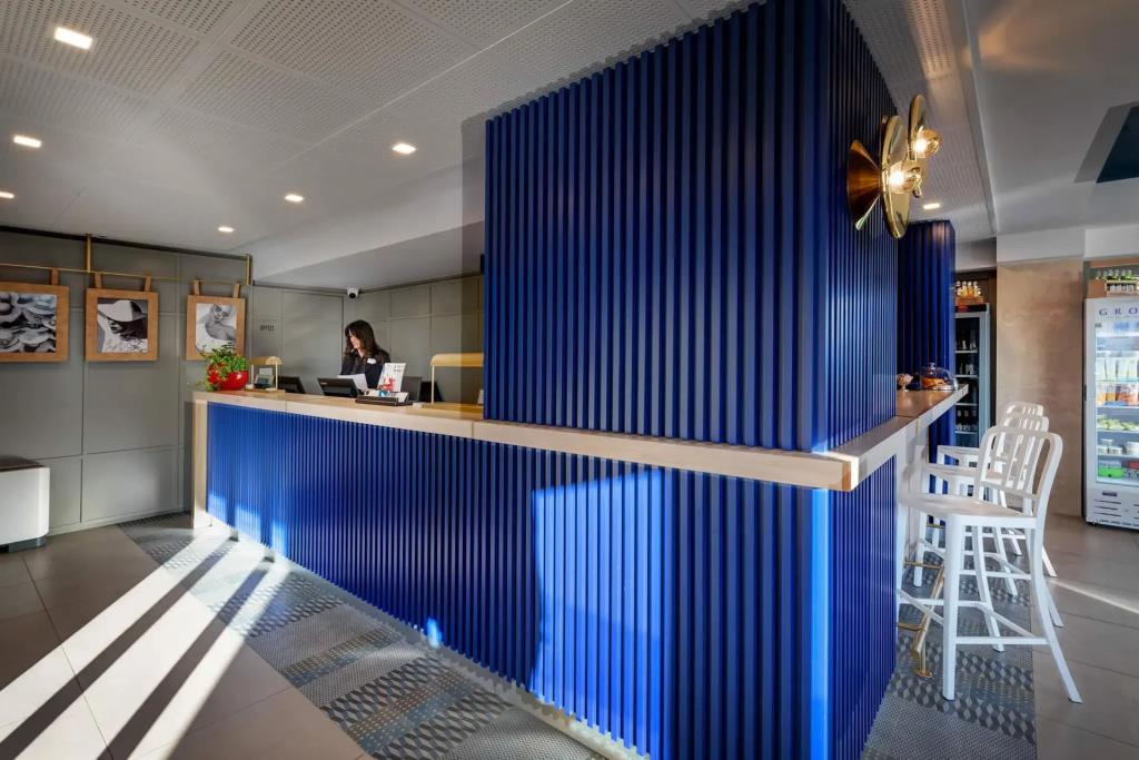 Fly Deco Hotel 4*