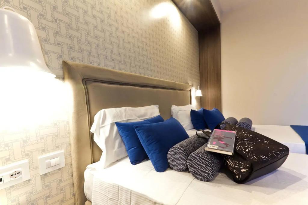 Fly Deco Hotel 4*