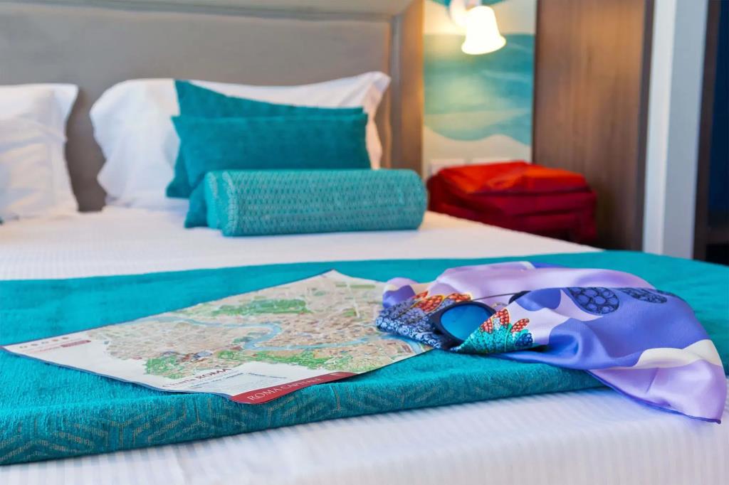 Fly Deco Hotel 4*