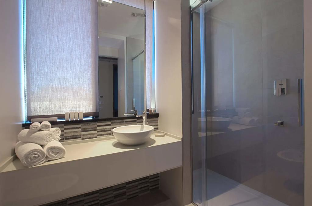 Fly Deco Hotel 4*