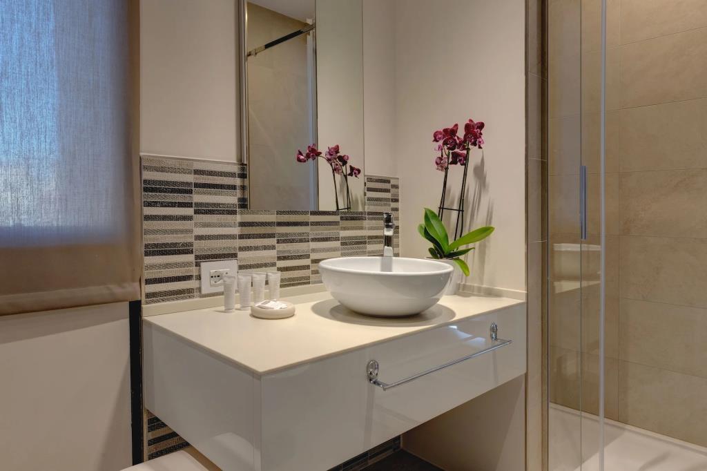 Fly Deco Hotel 4*