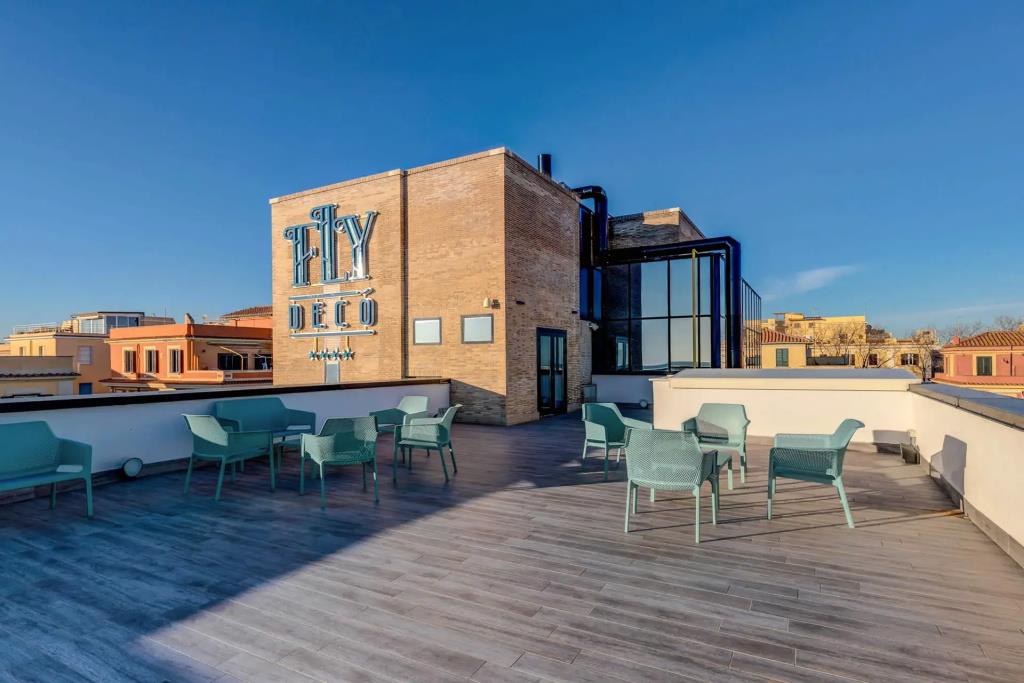 Fly Deco Hotel 4*