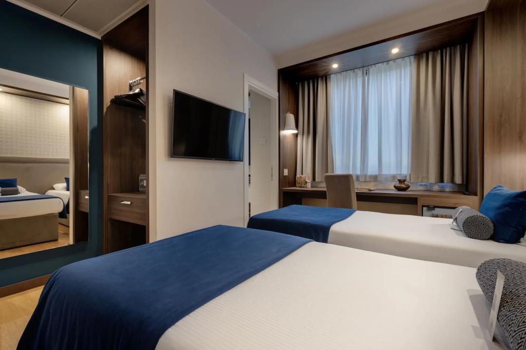Fly Deco Hotel 4*
