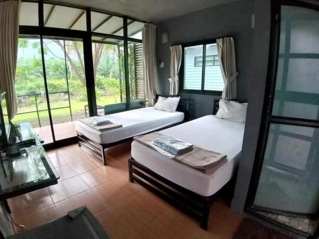 Baan Rim Nam Resort 2*