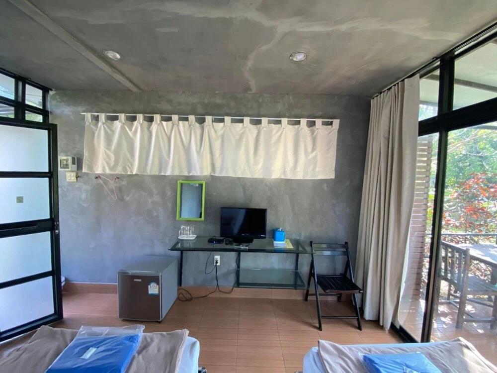 Baan Rim Nam Resort 2*