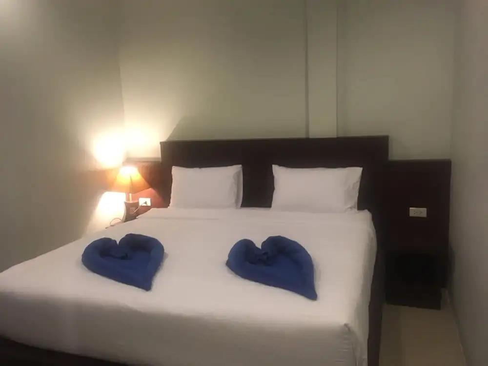 Pinthong Aonang Villa 0*