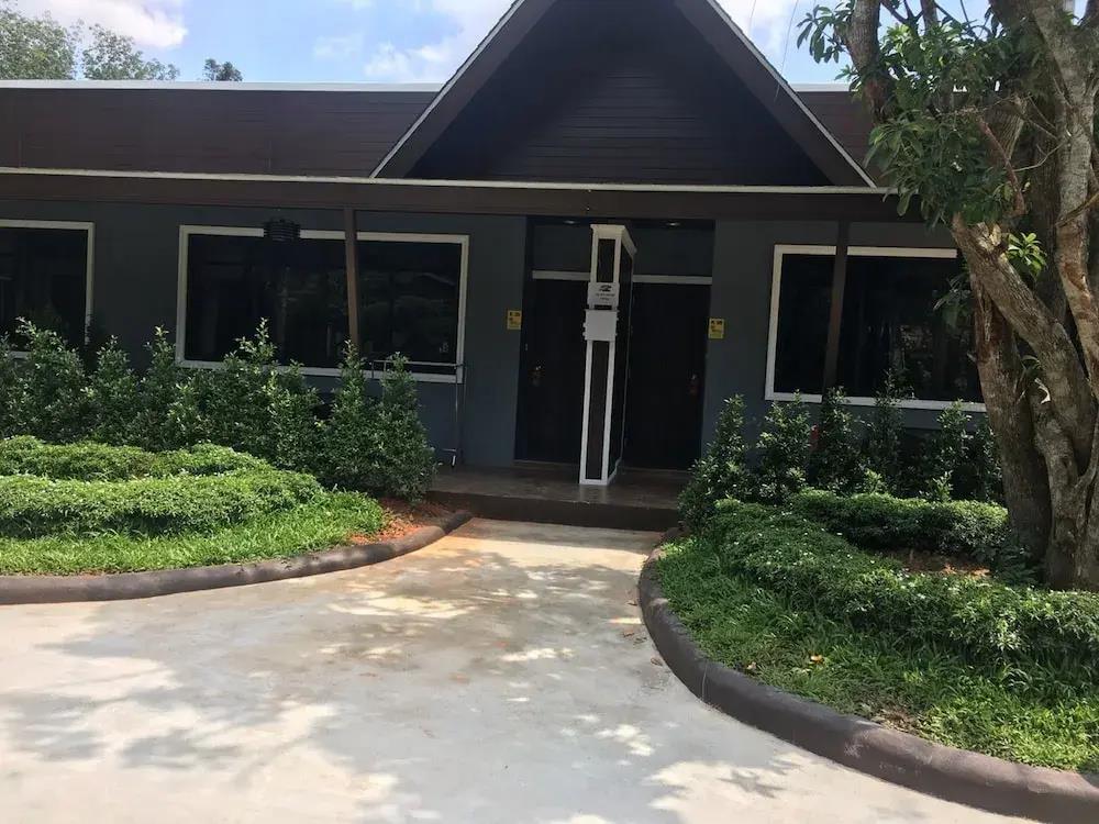 Pinthong Aonang Villa 0*