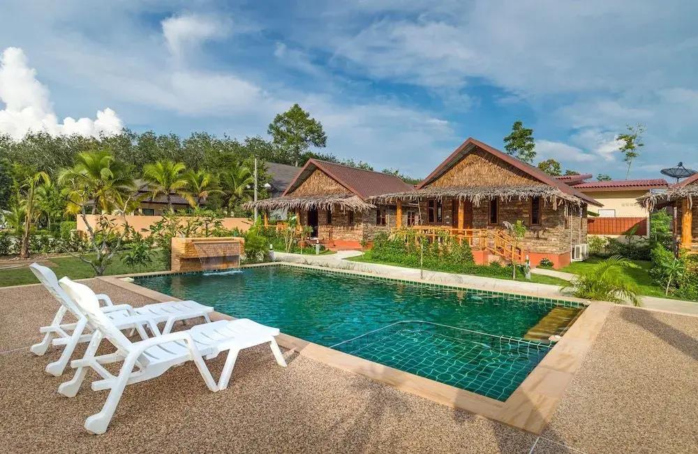 Pinthong Aonang Villa 0*