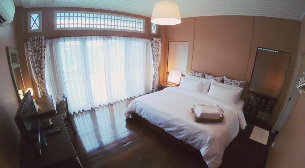 The White Houses 0*