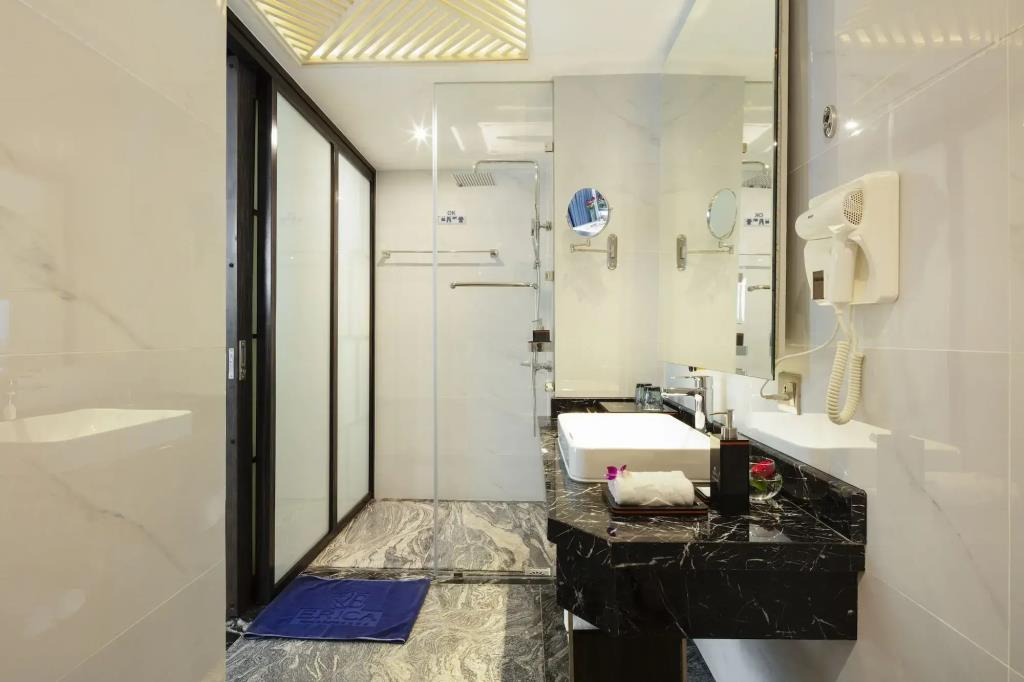 Erica Nha Trang Hotel 4*