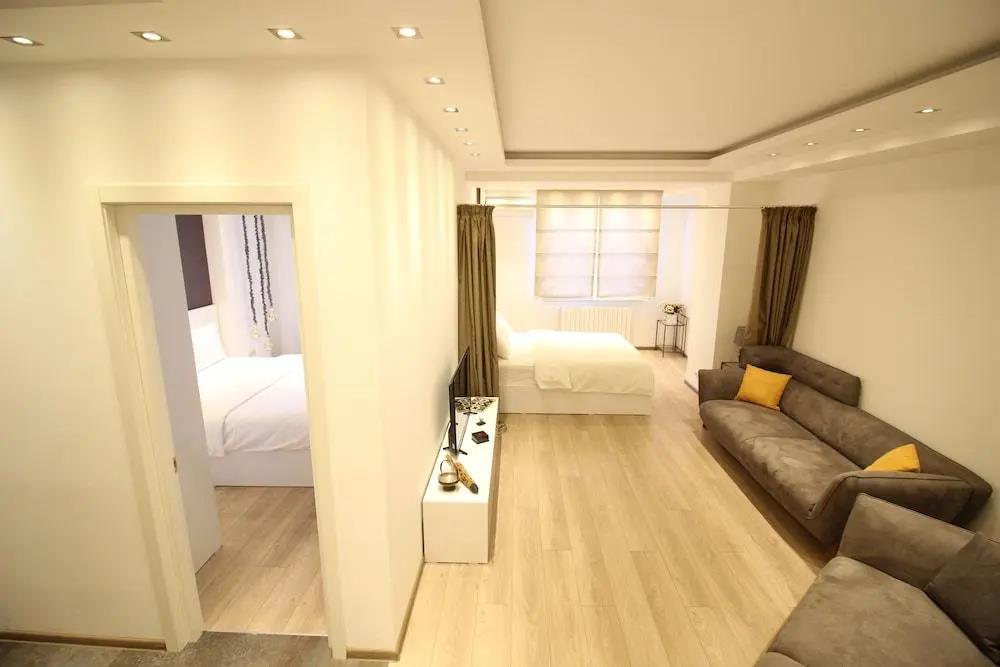 Maxela Rooms & Suites 0*