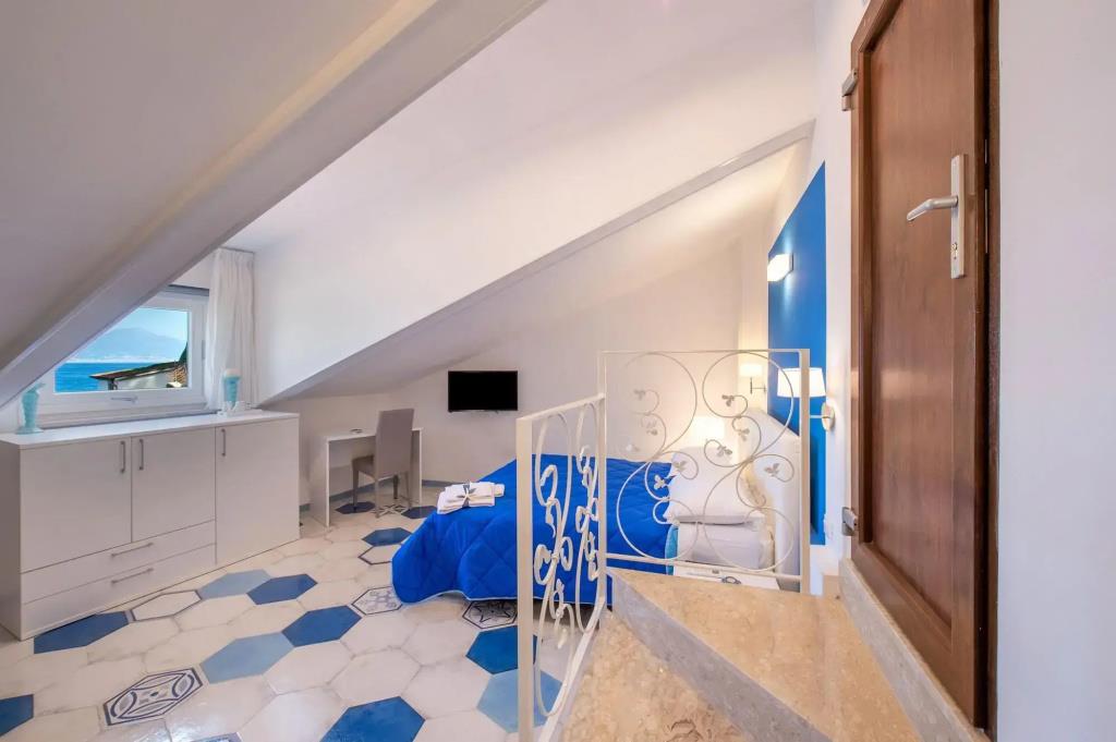 Caruso Sea View 0*