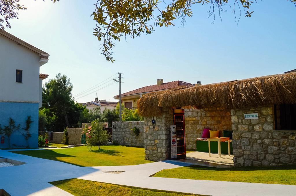 Karyada Hotel 0*