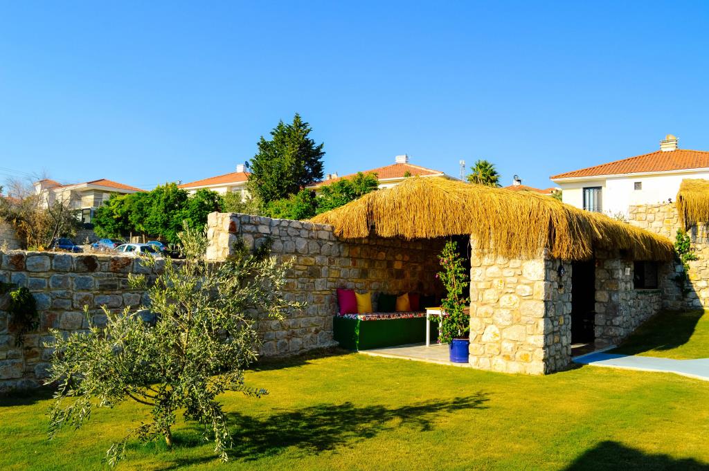 Karyada Hotel 0*