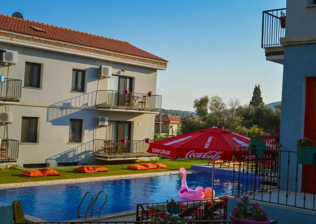 Karyada Hotel 0*