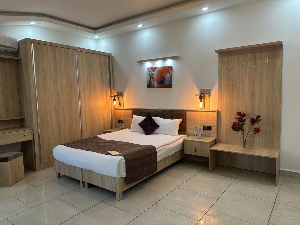 Beyond Otel 0*