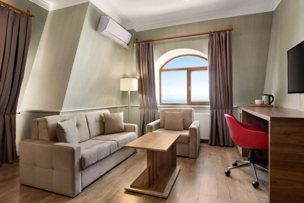 Ramada by Wyndham Van 4*