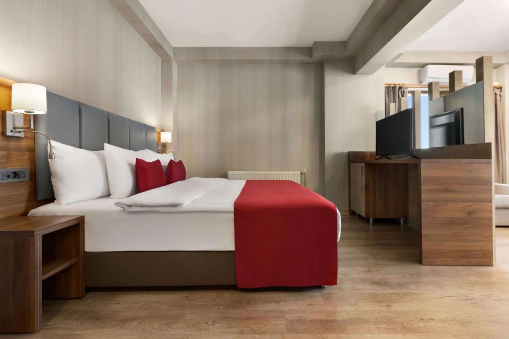 Ramada by Wyndham Van 4*