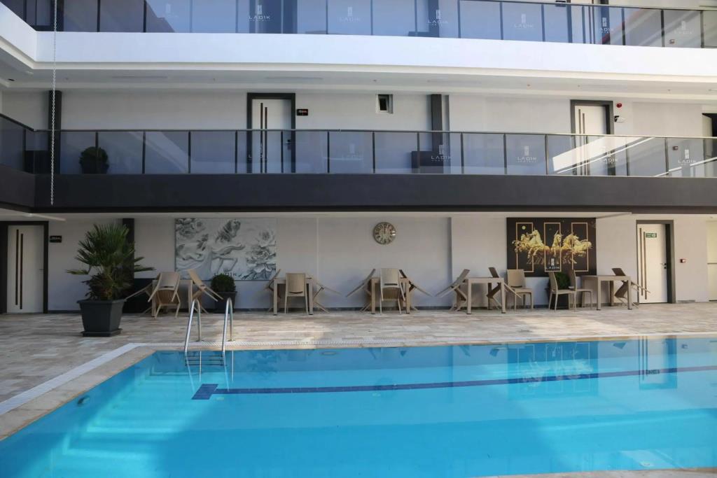 Ladik Hotel 0*