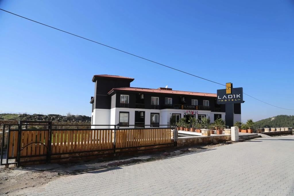 Ladik Hotel 0*