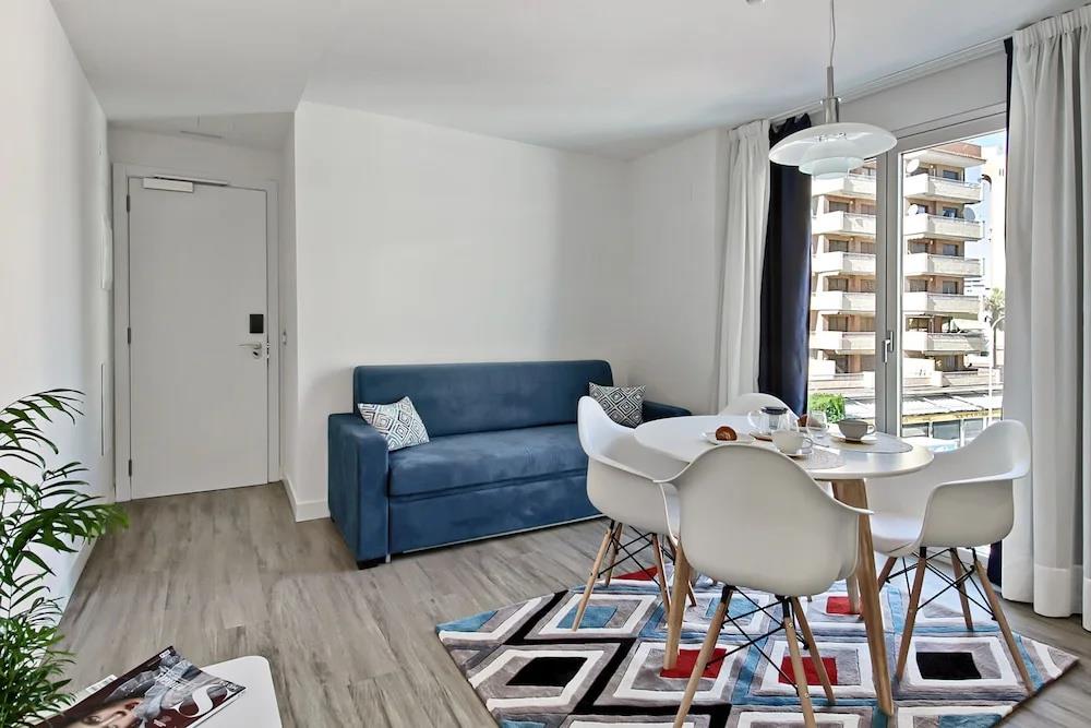 Carihuela Suites 0*