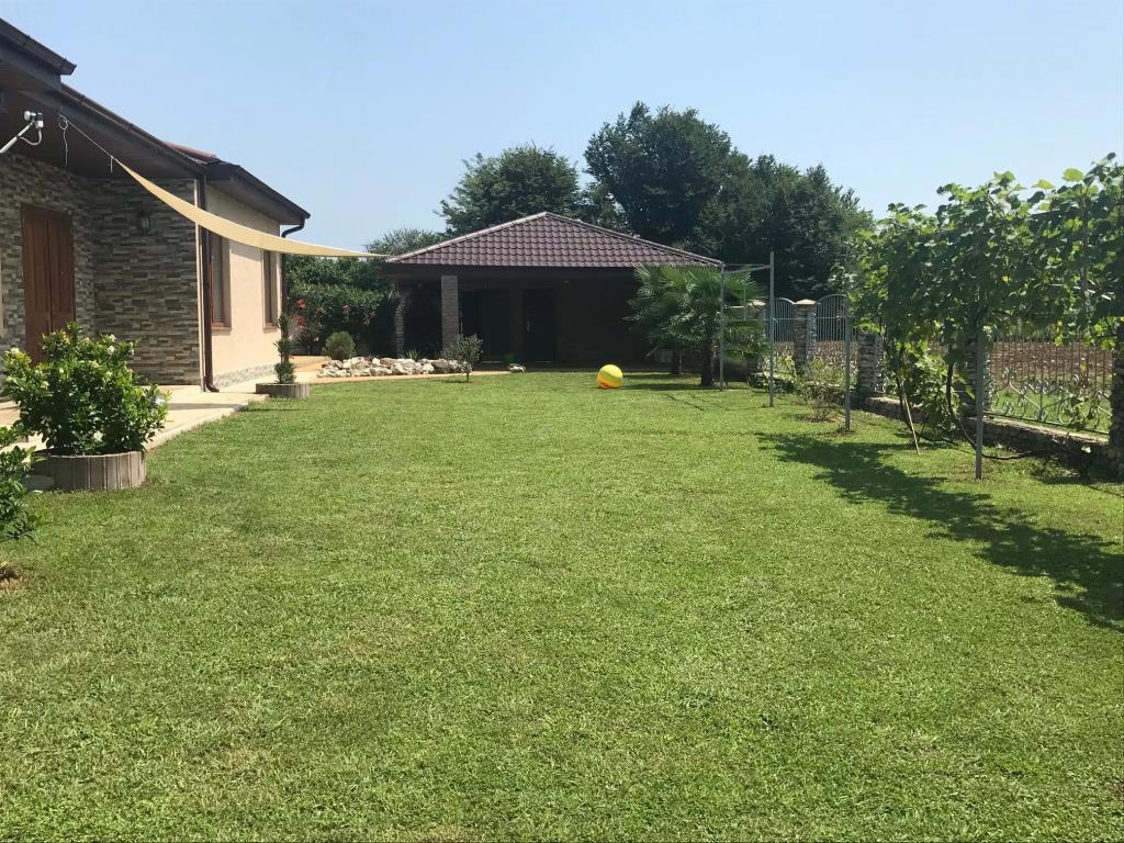 Apsua Villa 0*