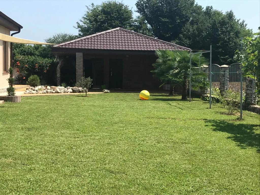 Apsua Villa 0*