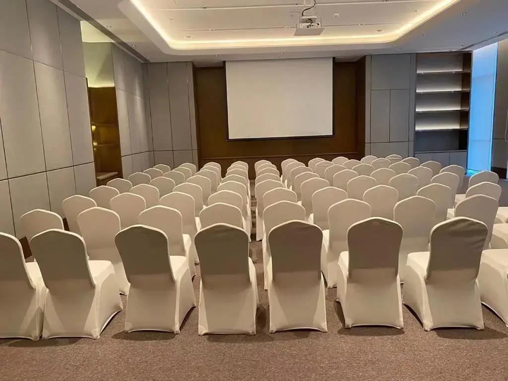 Crowne Plaza Dalian Xinghai by IHG 3*