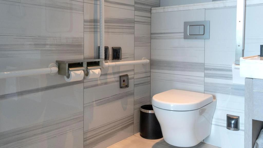 Crowne Plaza Dalian Xinghai by IHG 3*
