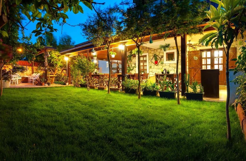 Flores Alacati Hotel 0*