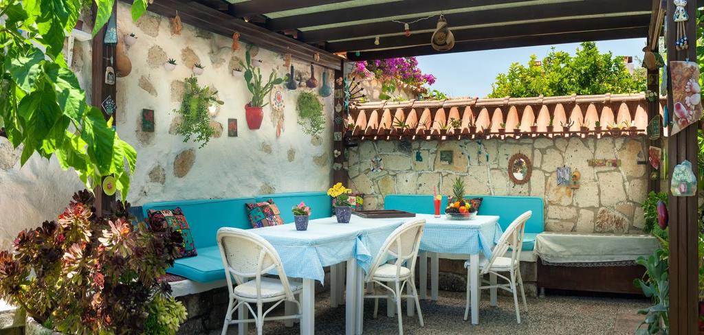 Flores Alacati Hotel 0*