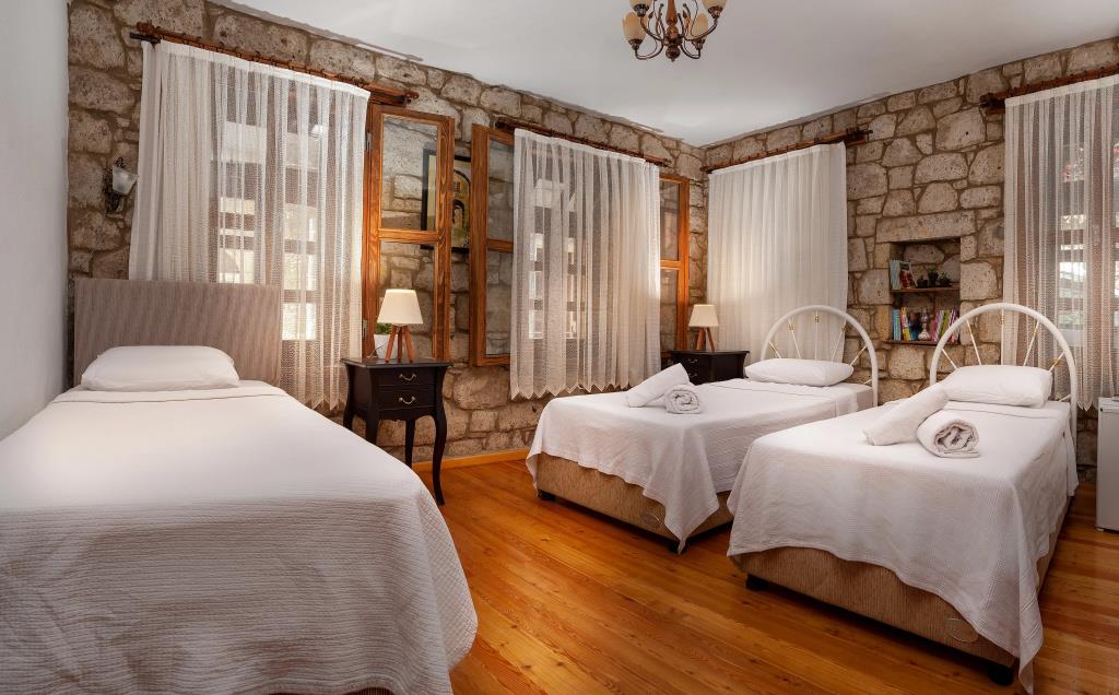 Flores Alacati Hotel 0*