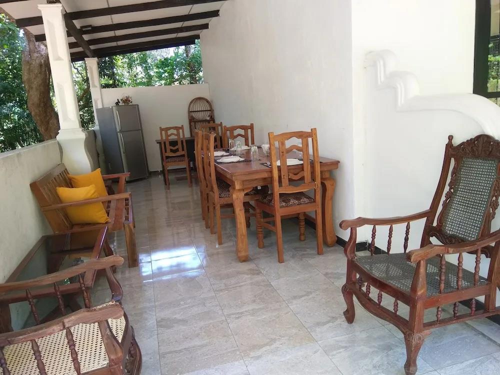 Amron Resort Sigiriya 3*
