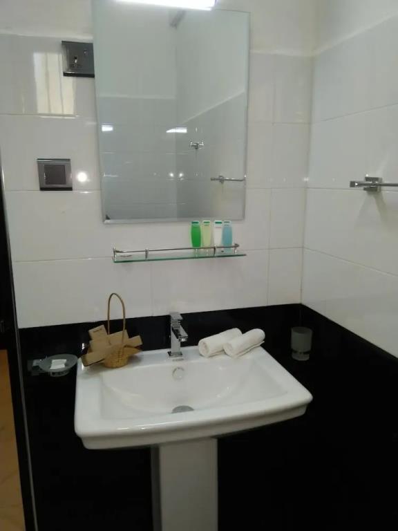 Amron Resort Sigiriya 3*