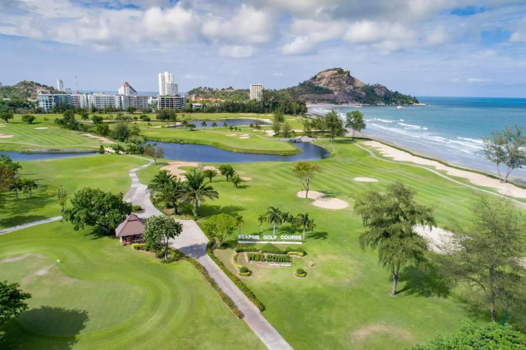 Seapine Beach Golf and Resort Hua Hin 3*