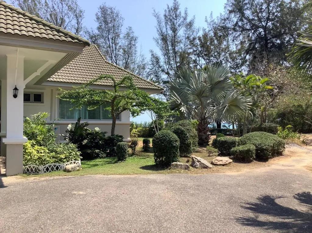 Seapine Beach Golf and Resort Hua Hin 3*