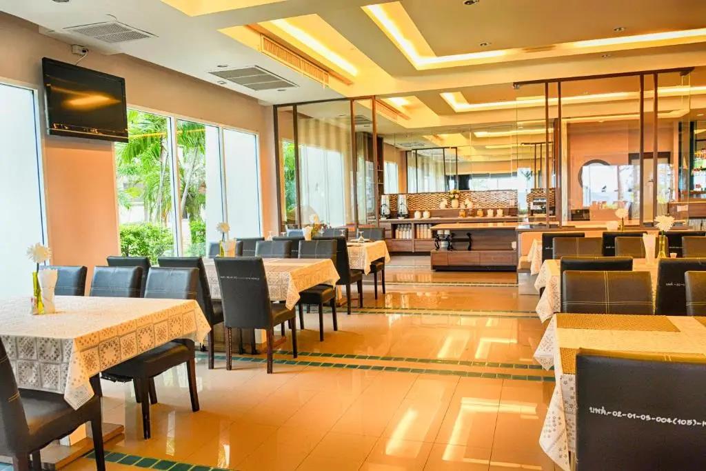 Seapine Beach Golf and Resort Hua Hin 3*