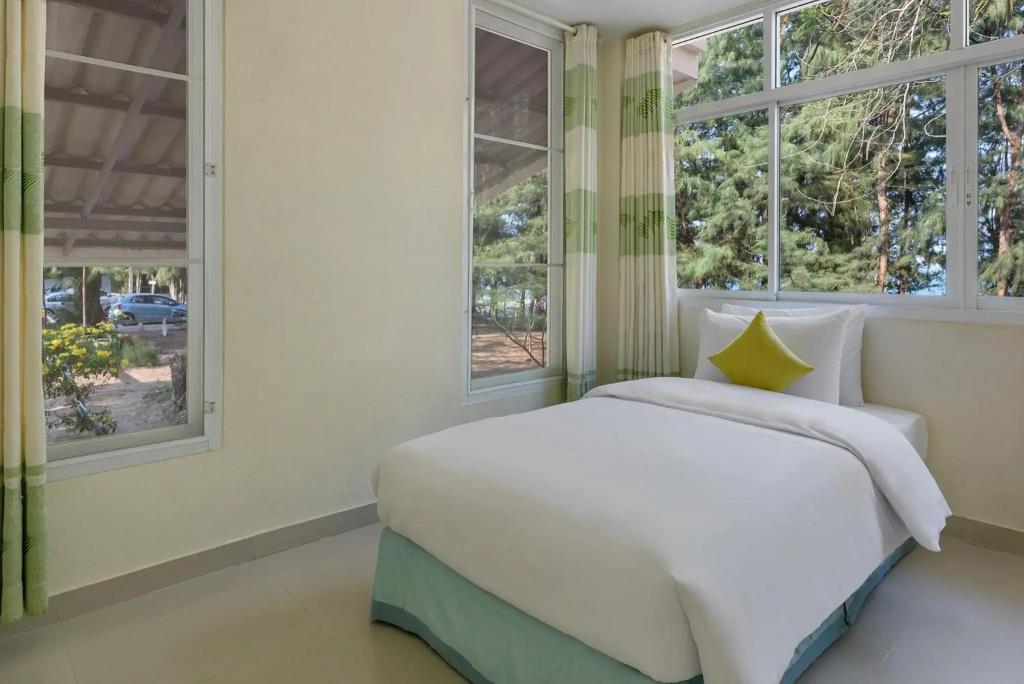 Seapine Beach Golf and Resort Hua Hin 3*