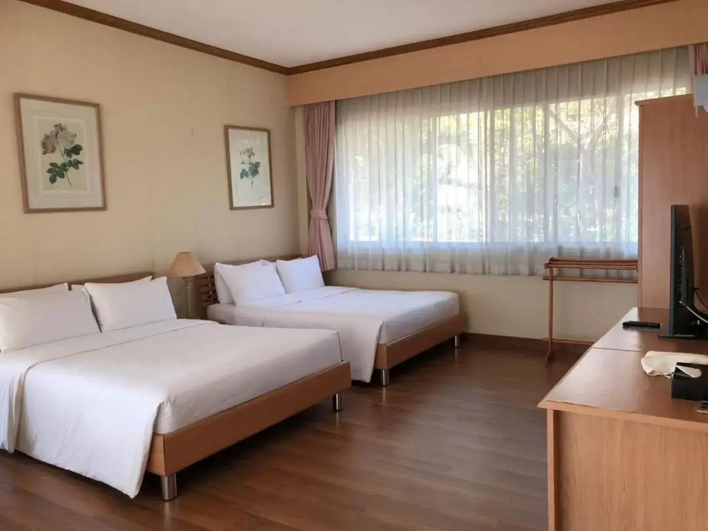 Seapine Beach Golf and Resort Hua Hin 3*