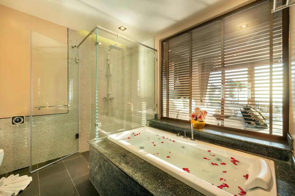 Nirvana  Beach Resort 3*