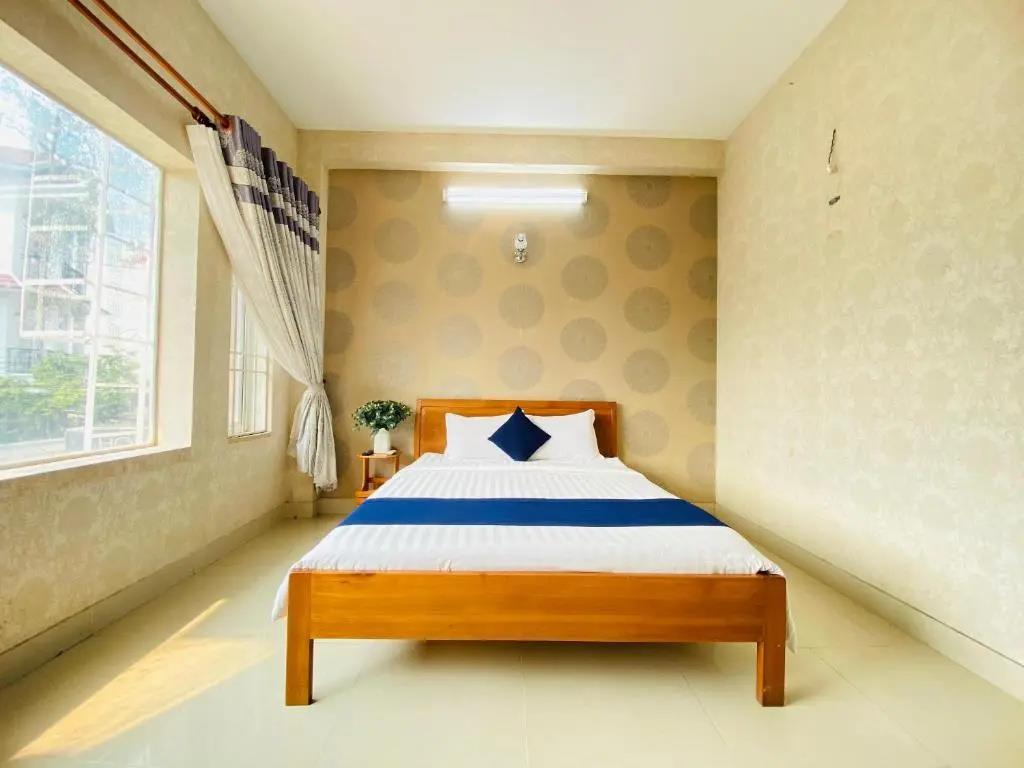 Joi Hospitality - Anthony 2*