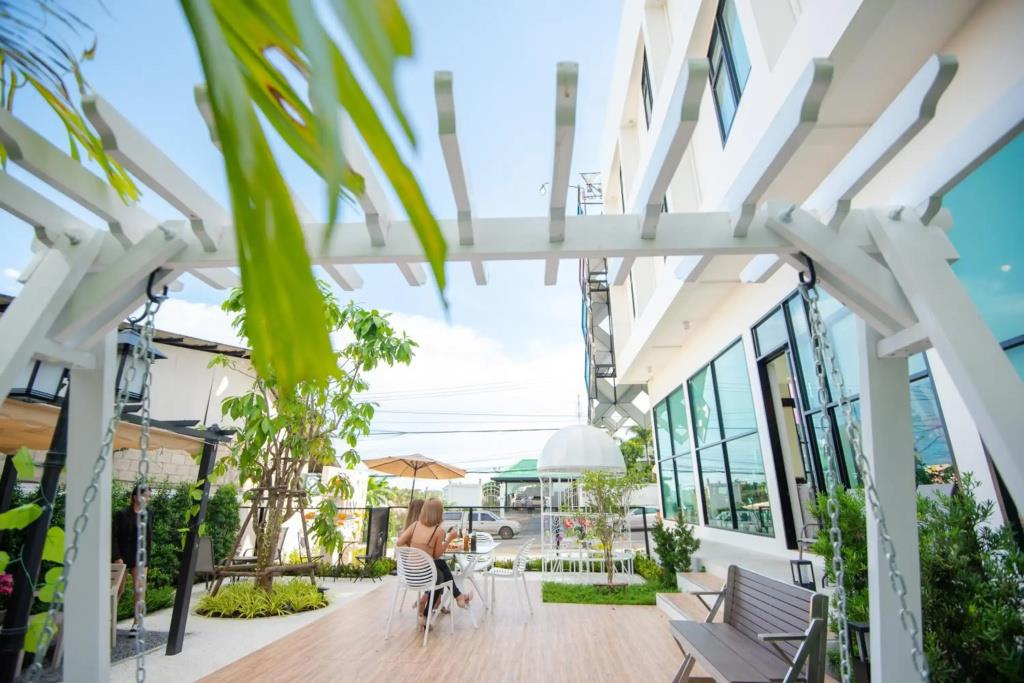 Play Poshtel & Cafe (SHA Certified) 3*